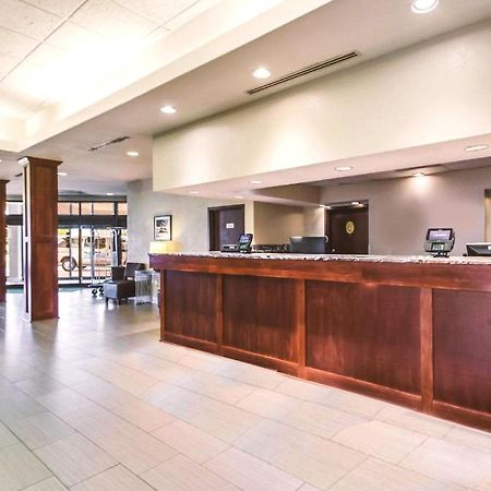 Butler Norwood Inn & Suites Milwaukee מראה חיצוני תמונה