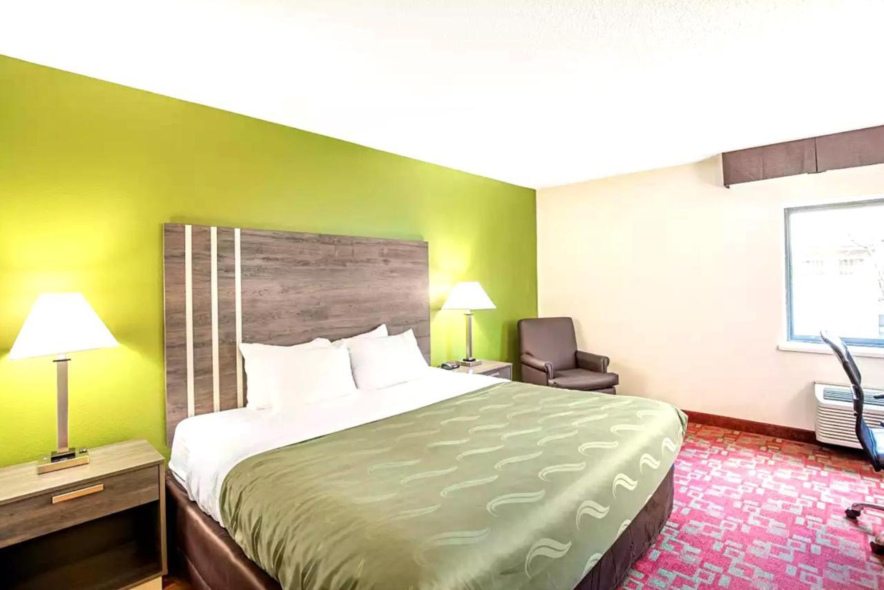 Butler Norwood Inn & Suites Milwaukee מראה חיצוני תמונה