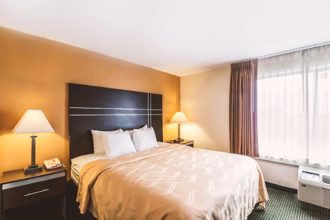 Butler Norwood Inn & Suites Milwaukee מראה חיצוני תמונה