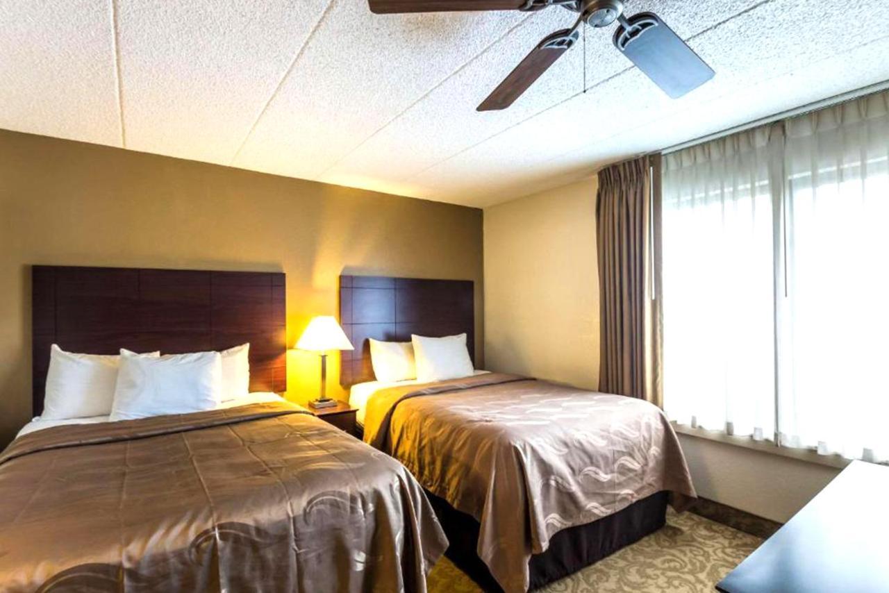 Butler Norwood Inn & Suites Milwaukee מראה חיצוני תמונה