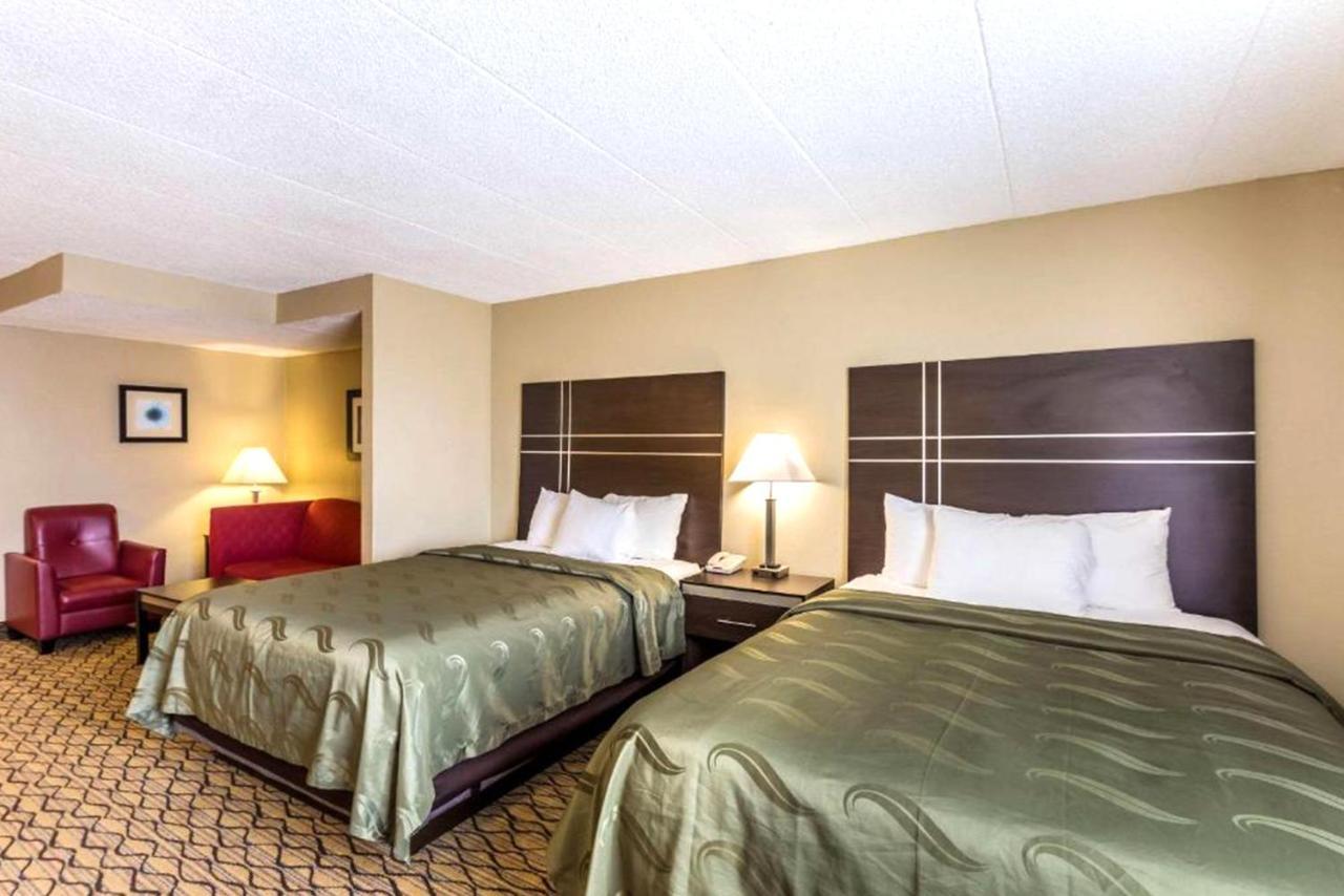 Butler Norwood Inn & Suites Milwaukee מראה חיצוני תמונה