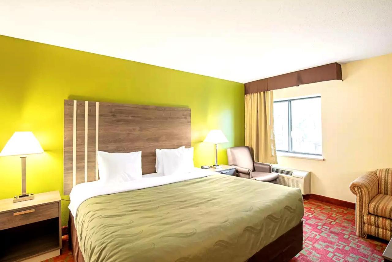 Butler Norwood Inn & Suites Milwaukee מראה חיצוני תמונה